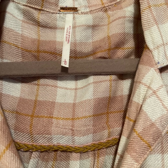 Free People All About the Plaid button down - Picture 4 of 13